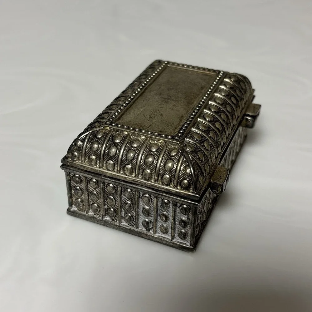 SMALL VINTAGE SILVER PLATE TRINKET OR JEWELRY TABLE CABINET BOX